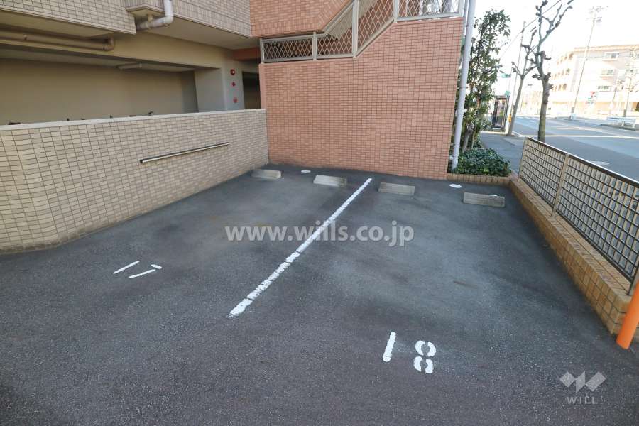 敷地内駐車場（屋外平面式）