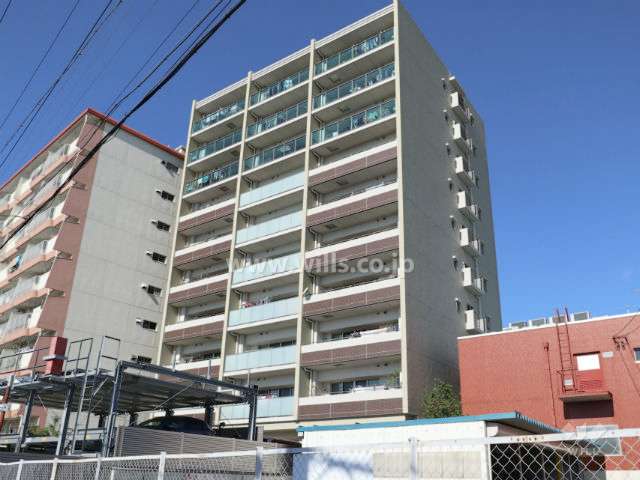 プリオール名東引山の外観(南東側から)
