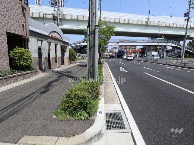 敷地南東側の前面道路