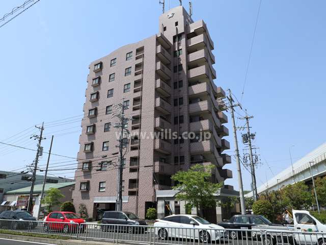 宝マンション高針原の外観(南東側から)