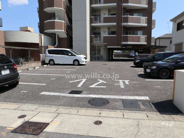 敷地内駐車場（屋外平面式）