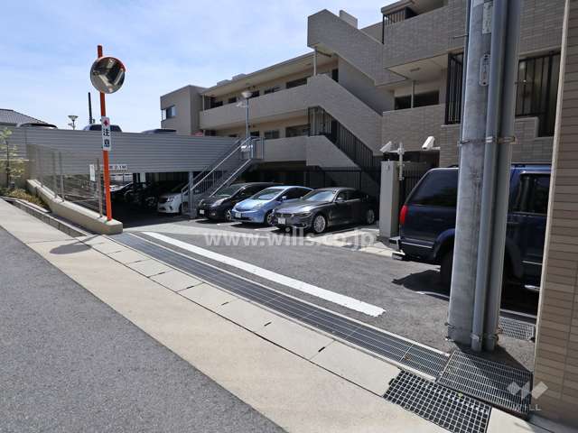 駐車場出入口