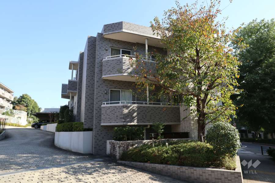 メイツ西山本通の外観(西側から）