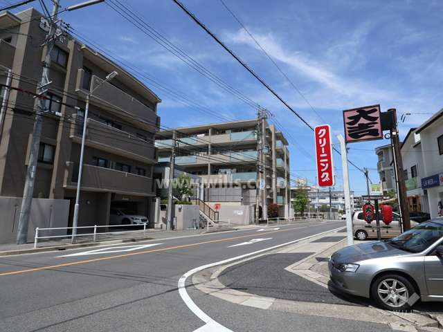 プラウド名東亀の井アベニューの遠景(南東側から撮影)