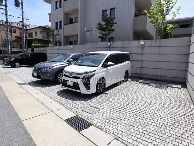 屋外平面式駐車場(敷地北東側)