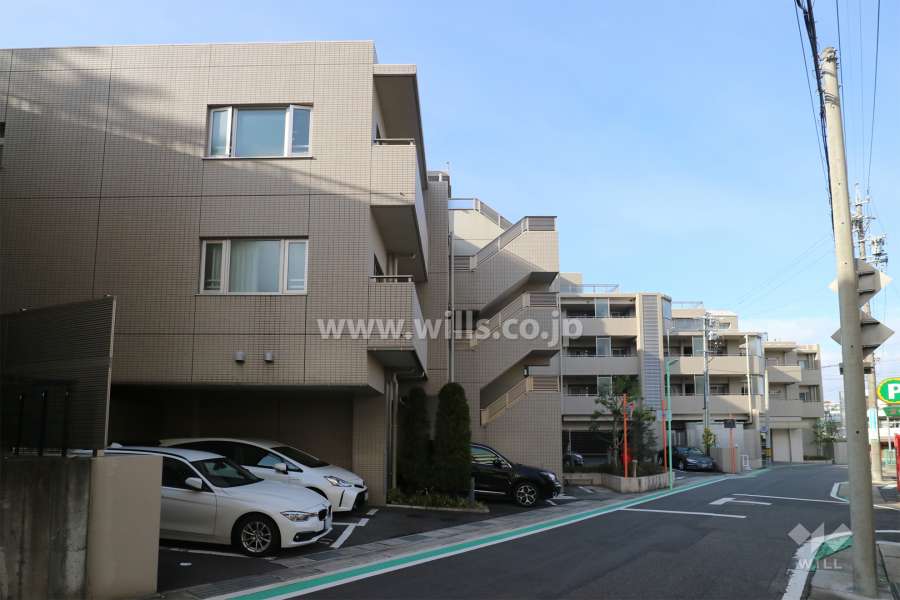 プラウド上社の外観（北東側から）