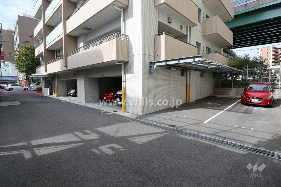 敷地内駐車場（屋内・屋外平面式）
