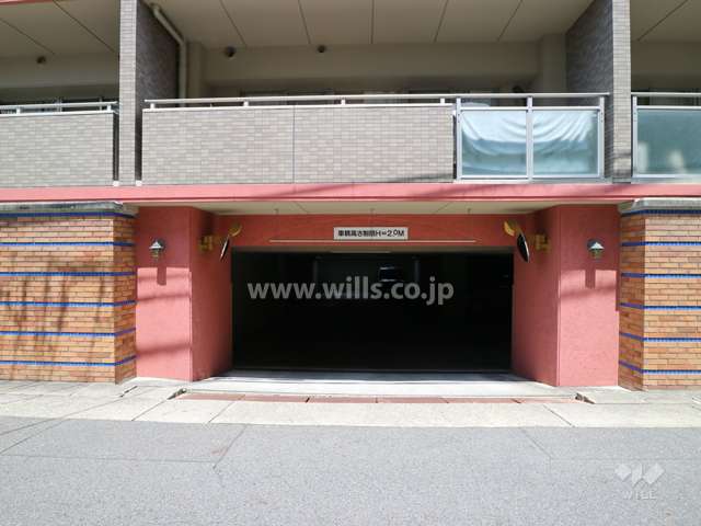 駐車場出入り口