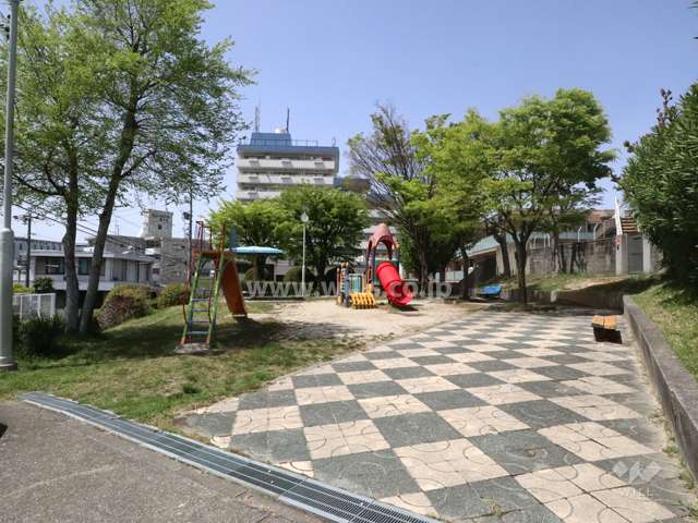 敷地北側の星ヶ丘公園
