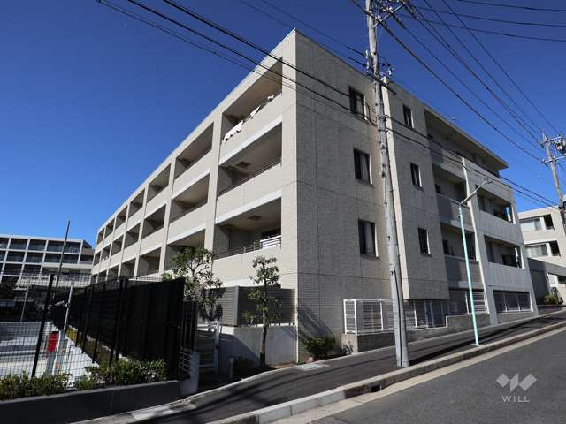 プラウド名東社口の外観(南東側から)