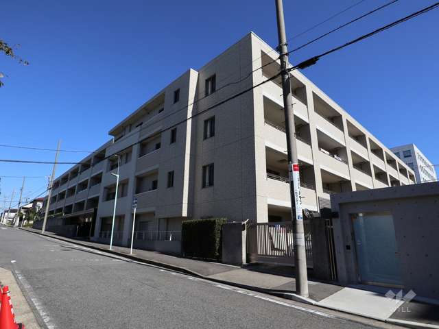 プラウド名東社口の外観(南西側から)
