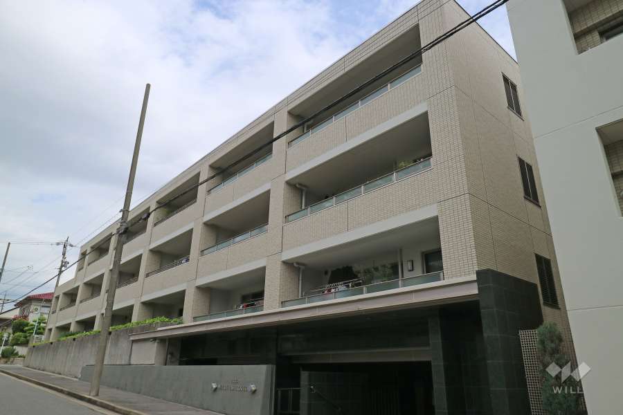 プラウド名東社口の外観（南西側から）