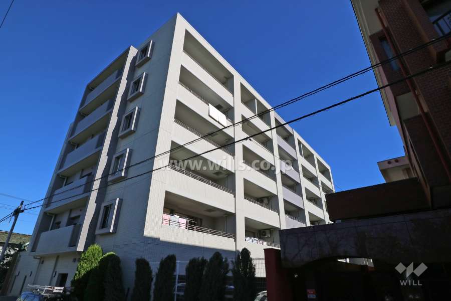 プラウド名東藤森の外観（南側から）