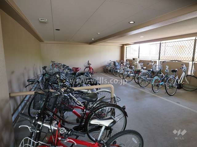 弐番館の駐輪場