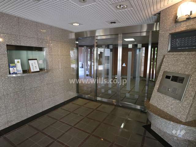 弐番館のエントランス