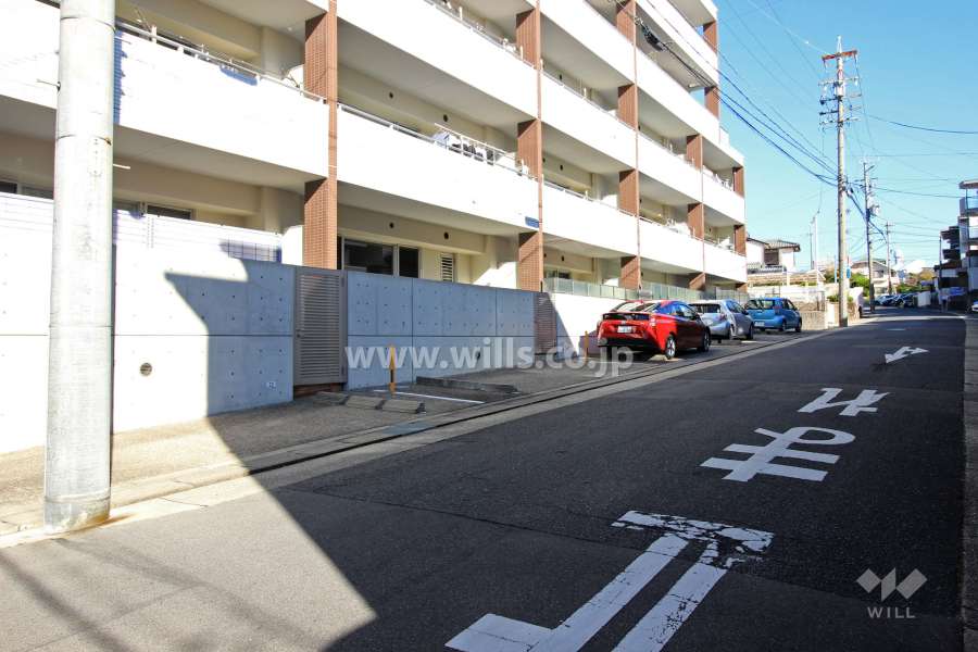 敷地内駐車場（屋外平面式）
