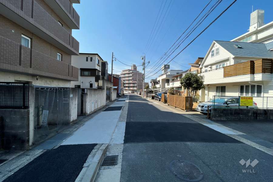 敷地北側の前面道路