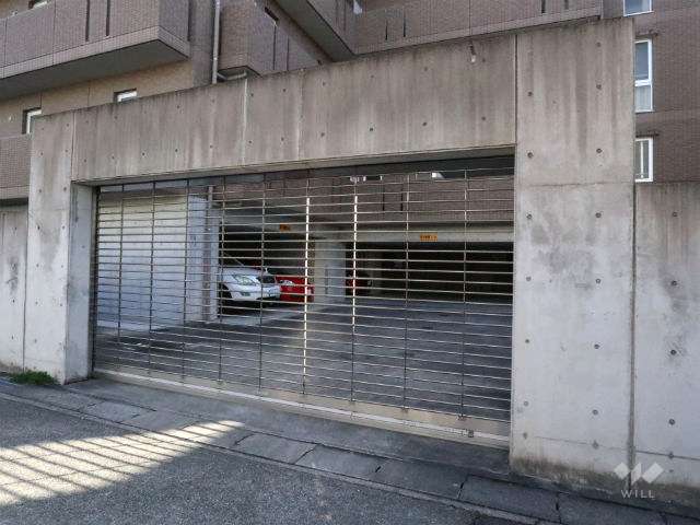 敷地内駐車場（リングシャッター付き）