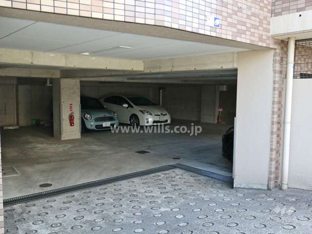 駐車場出入り口（屋内平面式）