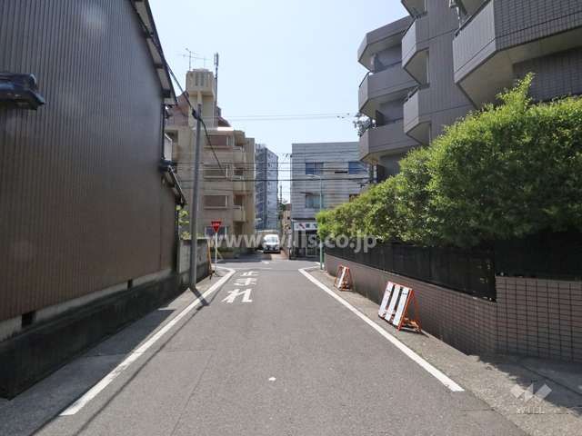 南東側前面道路（北東側から）