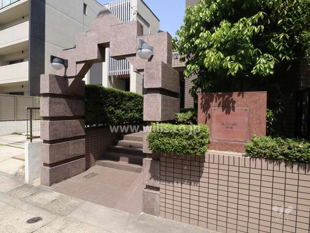 敷地入り口