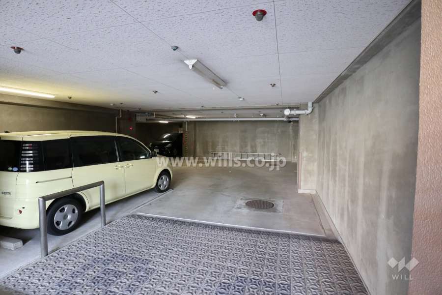 敷地内駐車場（屋内平面式）