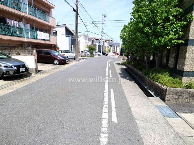 敷地北西側の前面道路