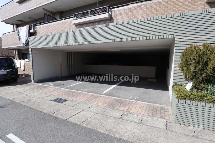 敷地内駐車場（屋内平面式）