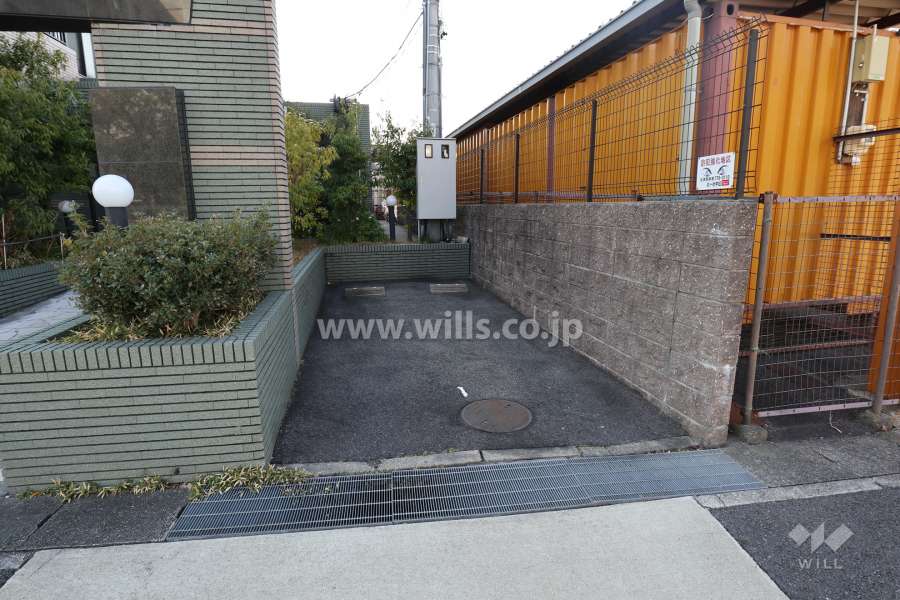 敷地内駐車場（屋外平面式）