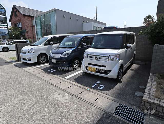 北側敷地内駐車場（屋外平面式）