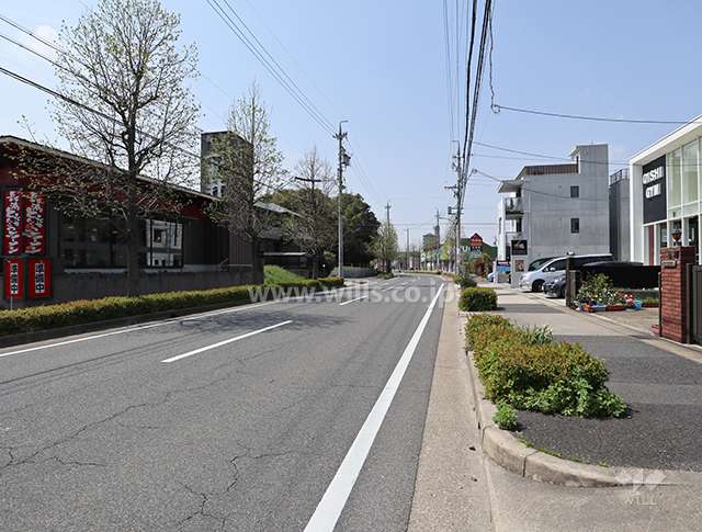 北側前面道路(東側から)