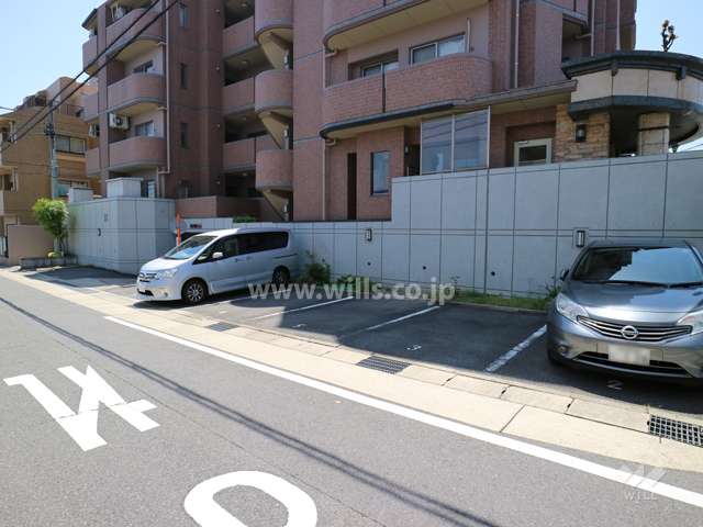 敷地内駐車場（屋外平面式）