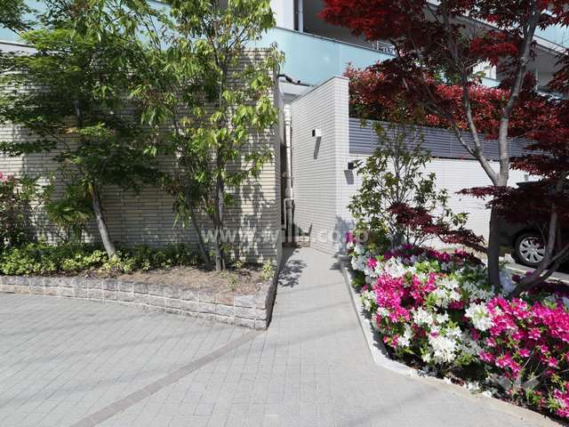 共用ポストへの入り口