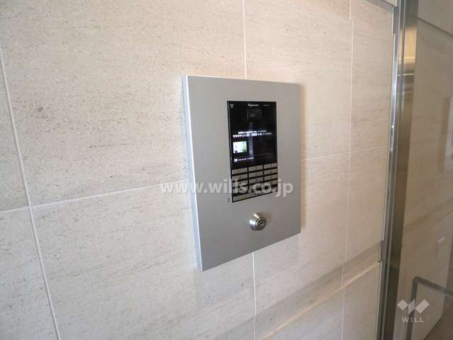 エントランスはオートロック付きです。