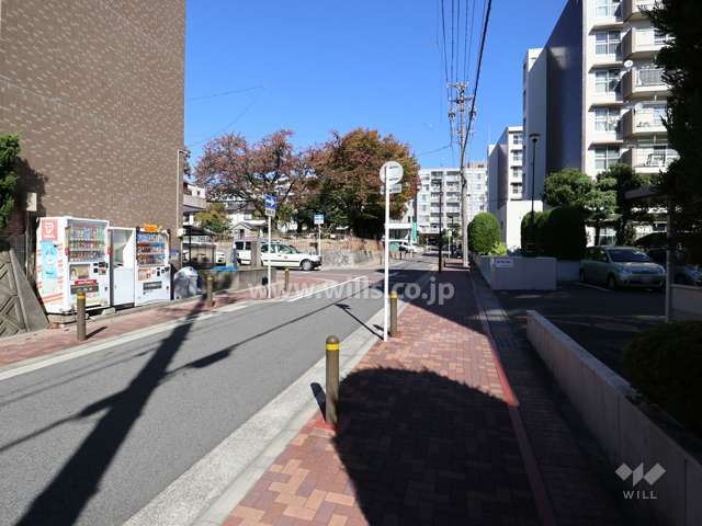 敷地西側前面道路