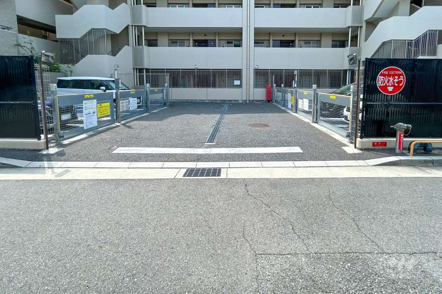 駐車場の出入口