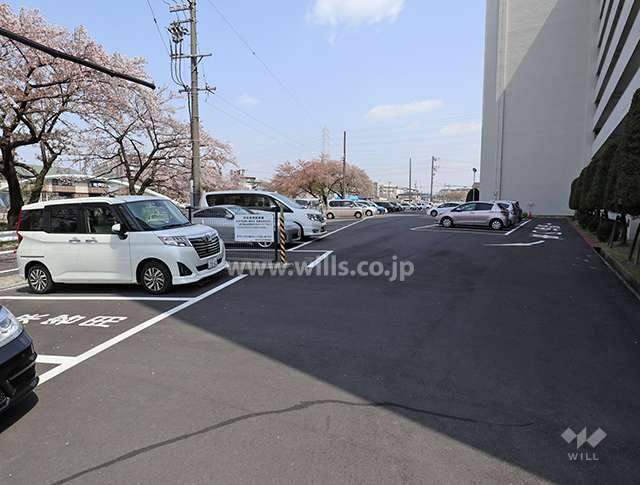 敷地北側の敷地内駐車場（屋外平面式）