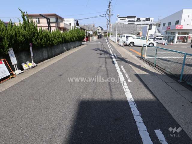 敷地南西側の前面道路