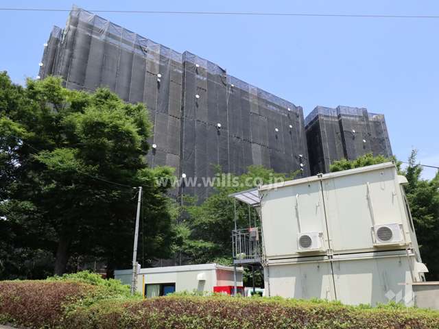 西一社第二団地101号棟の外観(南西側から)※平成30年6月現在大規模修繕工事中