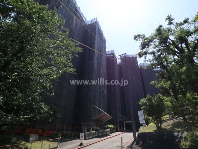 西一社第二団地101号棟の外観(北東側から)※平成30年6月現在大規模修繕工事中