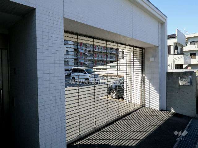 駐車場出入り口(リンクシャッター付き)