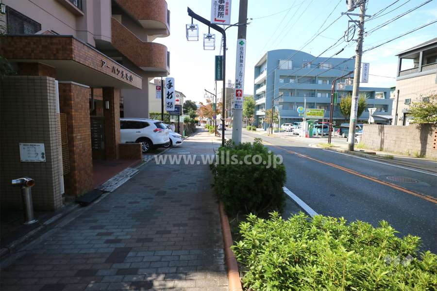 敷地北西側の前面道路