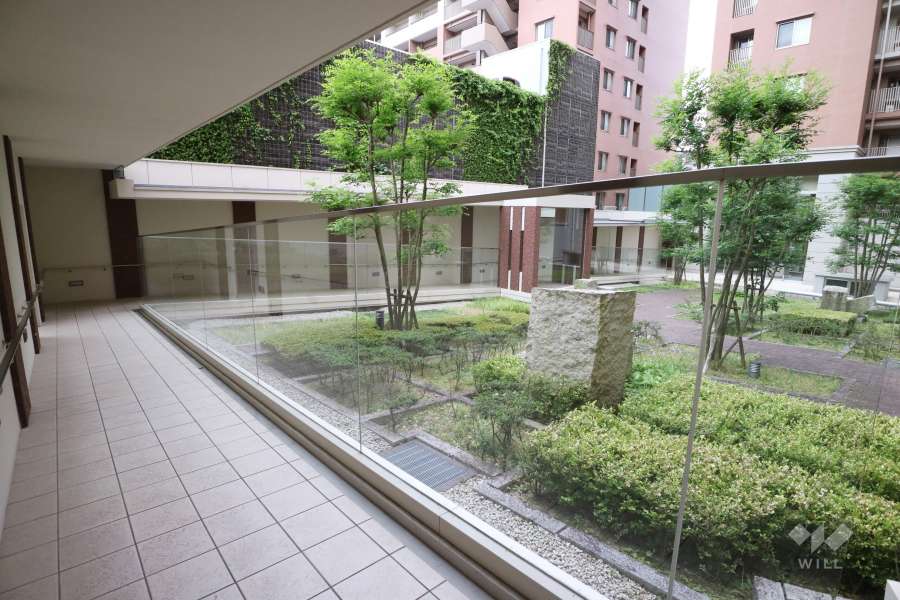 マンション全体のエントランス