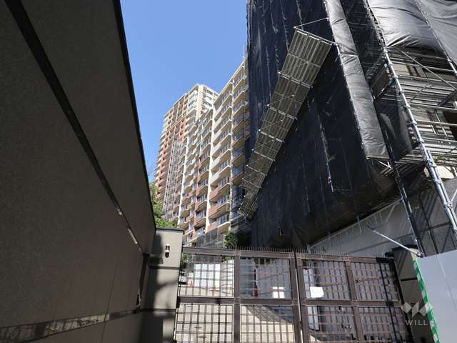 グランドメゾン星ヶ丘山手B棟の外観（南東側から）