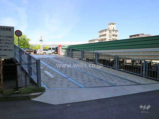 敷地内自走式駐車場2階部分への東側出入り口