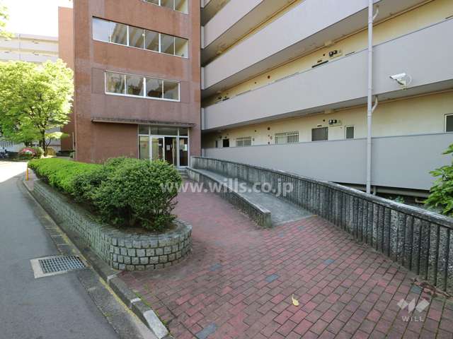 高針北住宅A棟のエントランスアプローチ