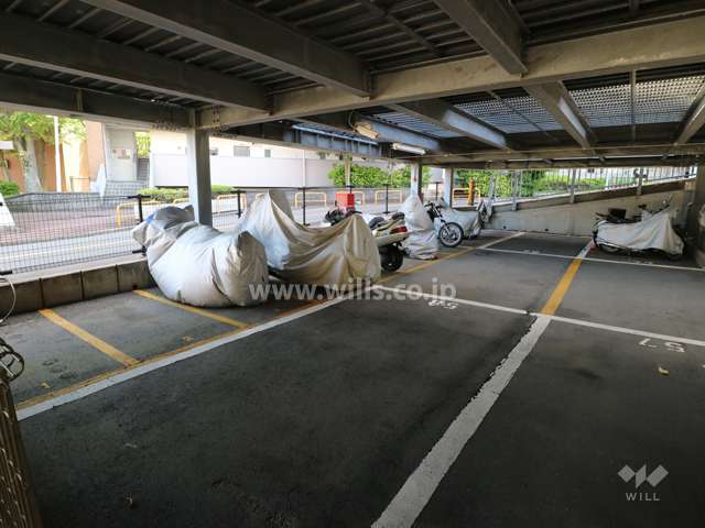 敷地内自走式駐車場1階部分