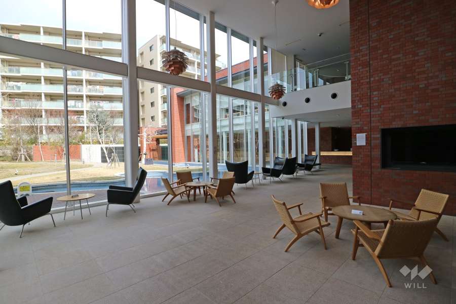 ラウンジからは中庭が見えます。