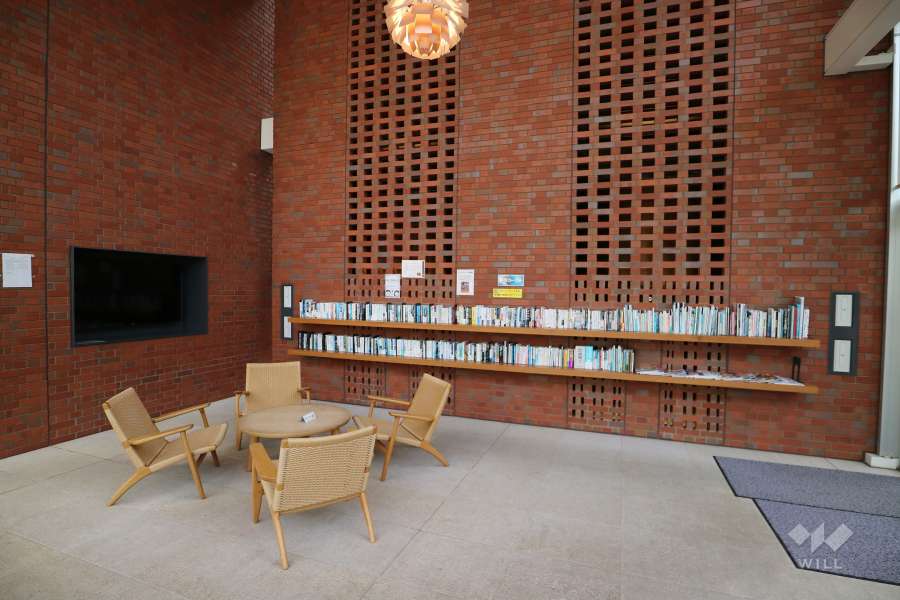 ライブラリーラウンジ