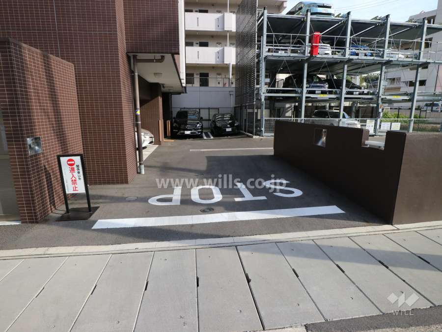 駐車場出入口